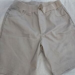 French Toast Shorts‎
